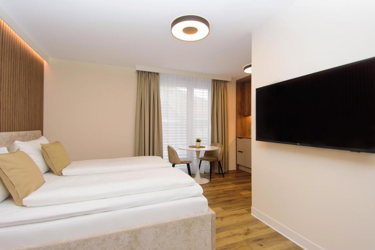 Hotel Twentyfour Living Bad Urach Luaran gambar
